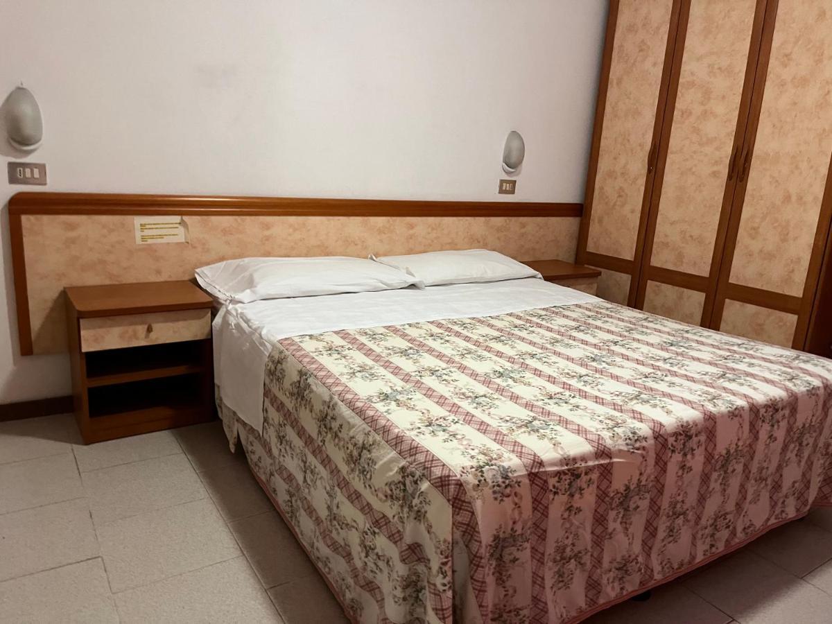 Hotel Zucconi มอนเตกาตินี แตร์เม ภายนอก รูปภาพ