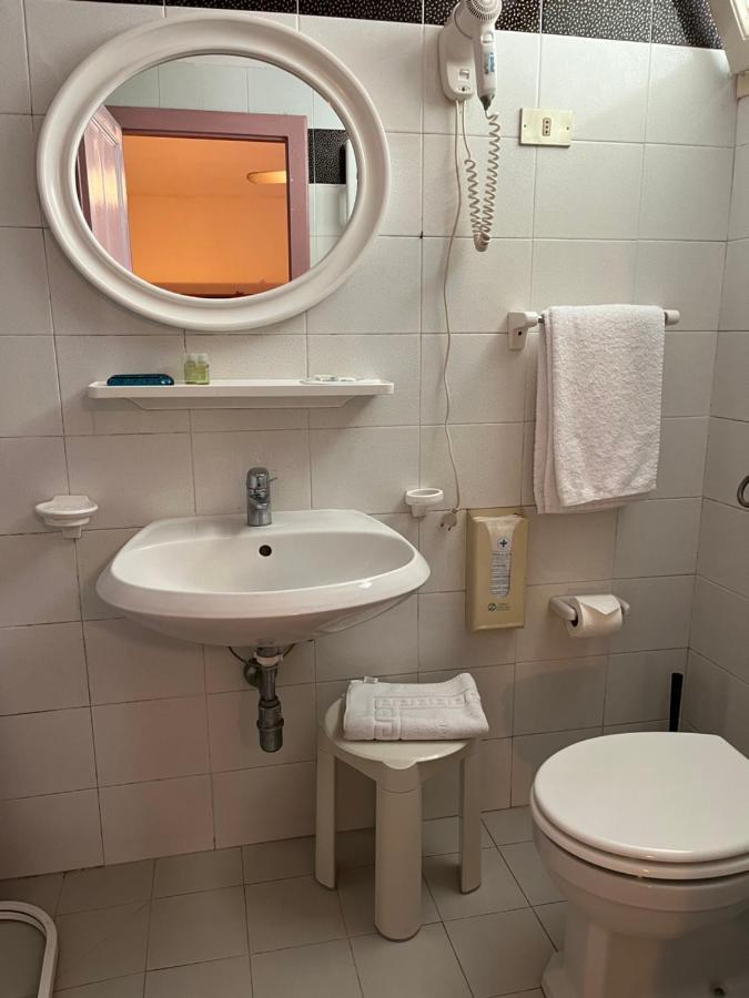 Hotel Zucconi มอนเตกาตินี แตร์เม ภายนอก รูปภาพ